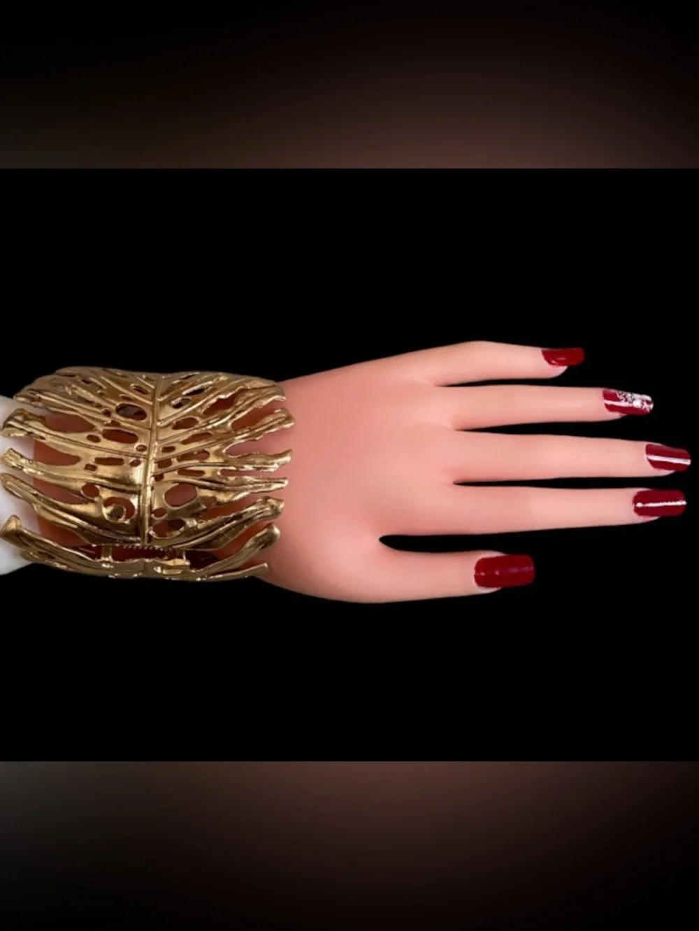 Zara women’s goldtone metal leaf hinged cuff bracelet